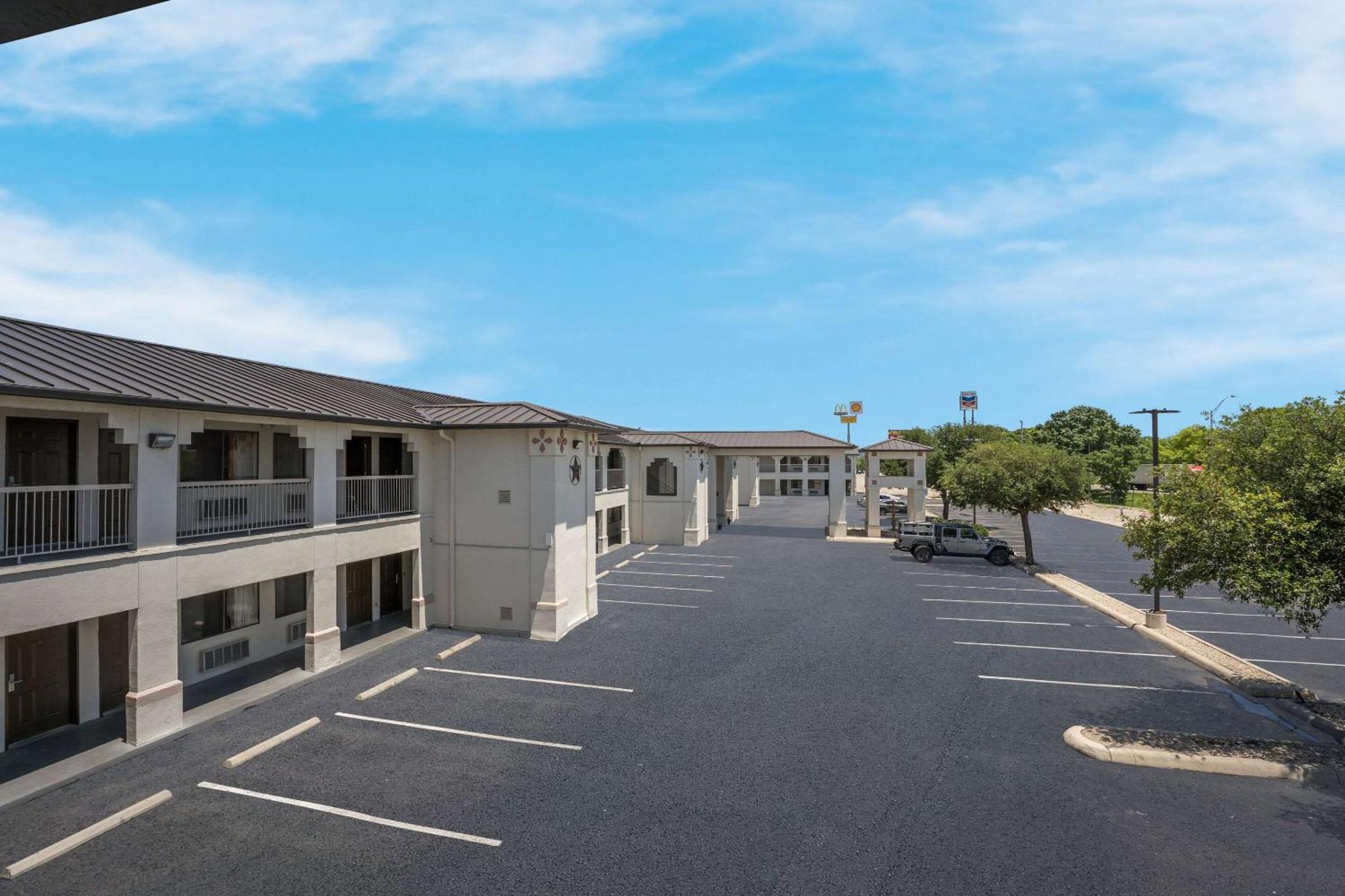 Quality Inn & Suites 章克申 外观 照片
