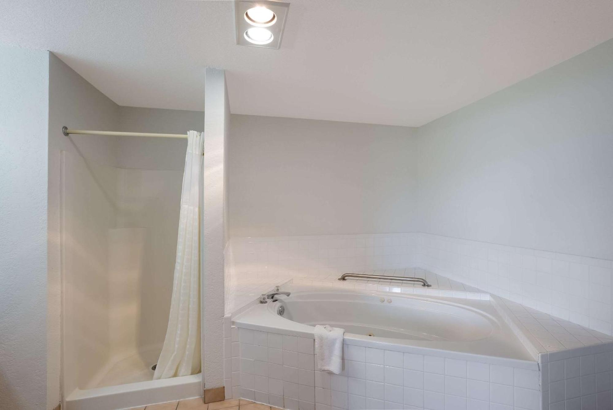 Quality Inn & Suites 章克申 外观 照片